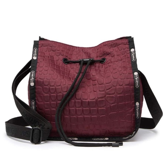 ✔️SOLD NWT LeSportsac Drawstring Crossbody Bag - Picture 2 of 7